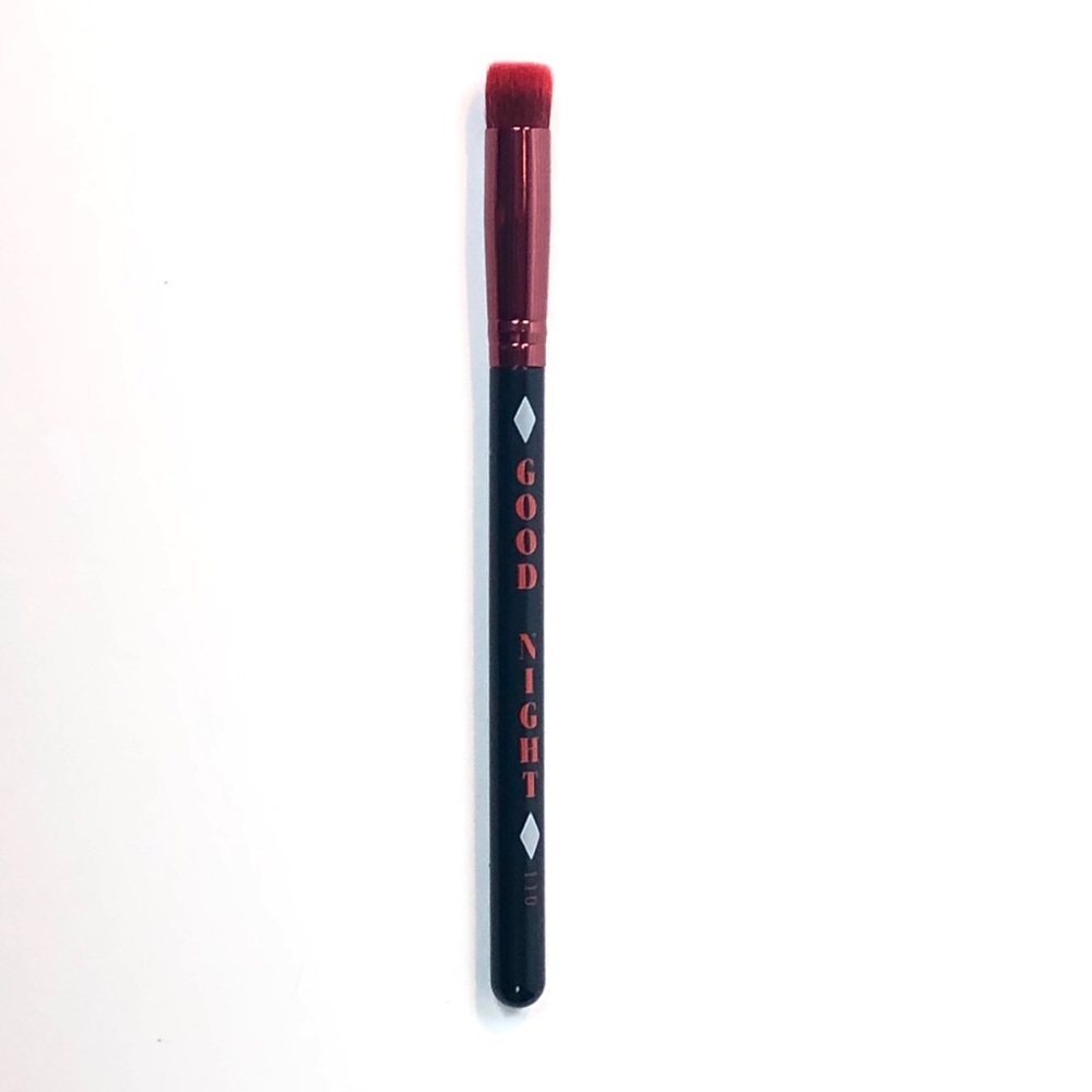 Luxie 110 Flat Blender Harley Quinn Brush